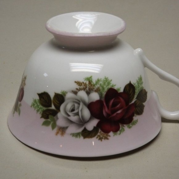 English Fine Bone China Red and White Roses Footed Tea Cup and Saucer - Picture 8 of 12